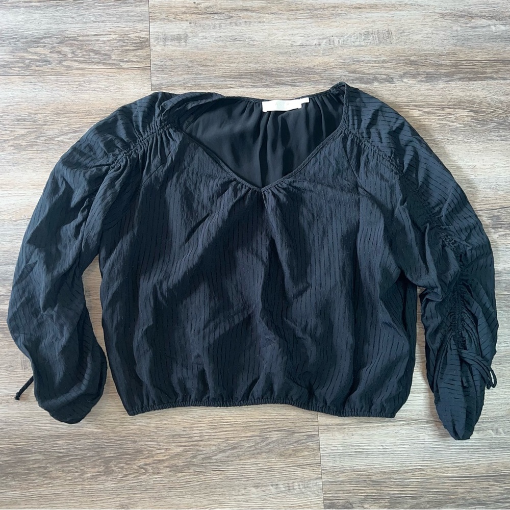 Black Cropped Blouse with Ruched Sleeves Womens XL